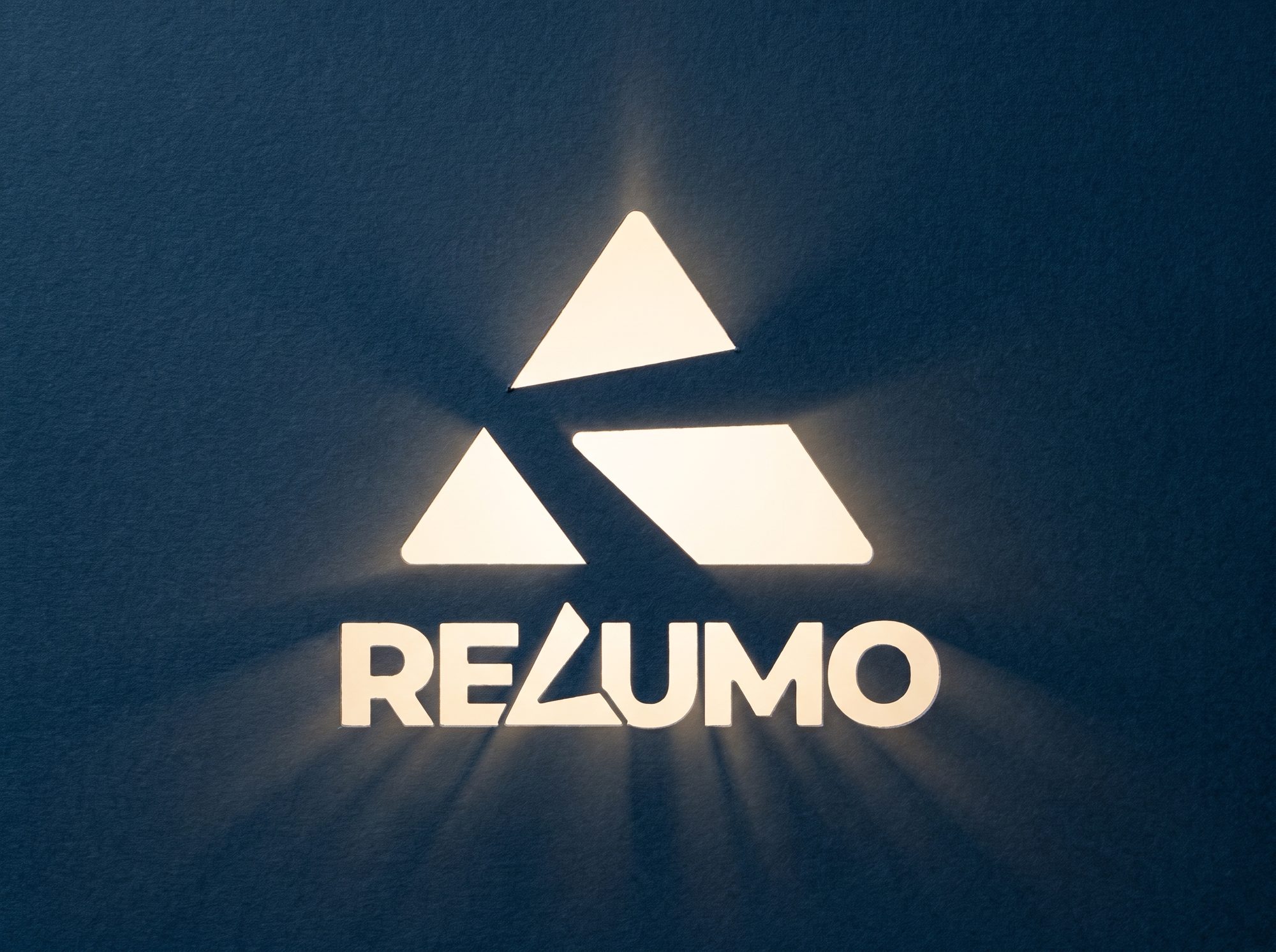 RELUMO